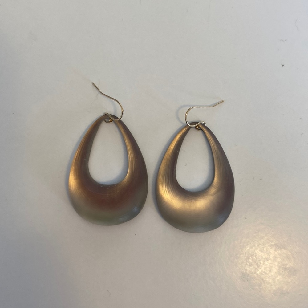 Alexis bitter warm grey drop earring lucite